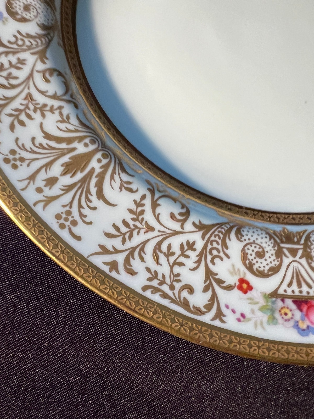 Set of 4 Crown Staffordshire Gold Gilt Plates Stern Bros NY 8-3/4″