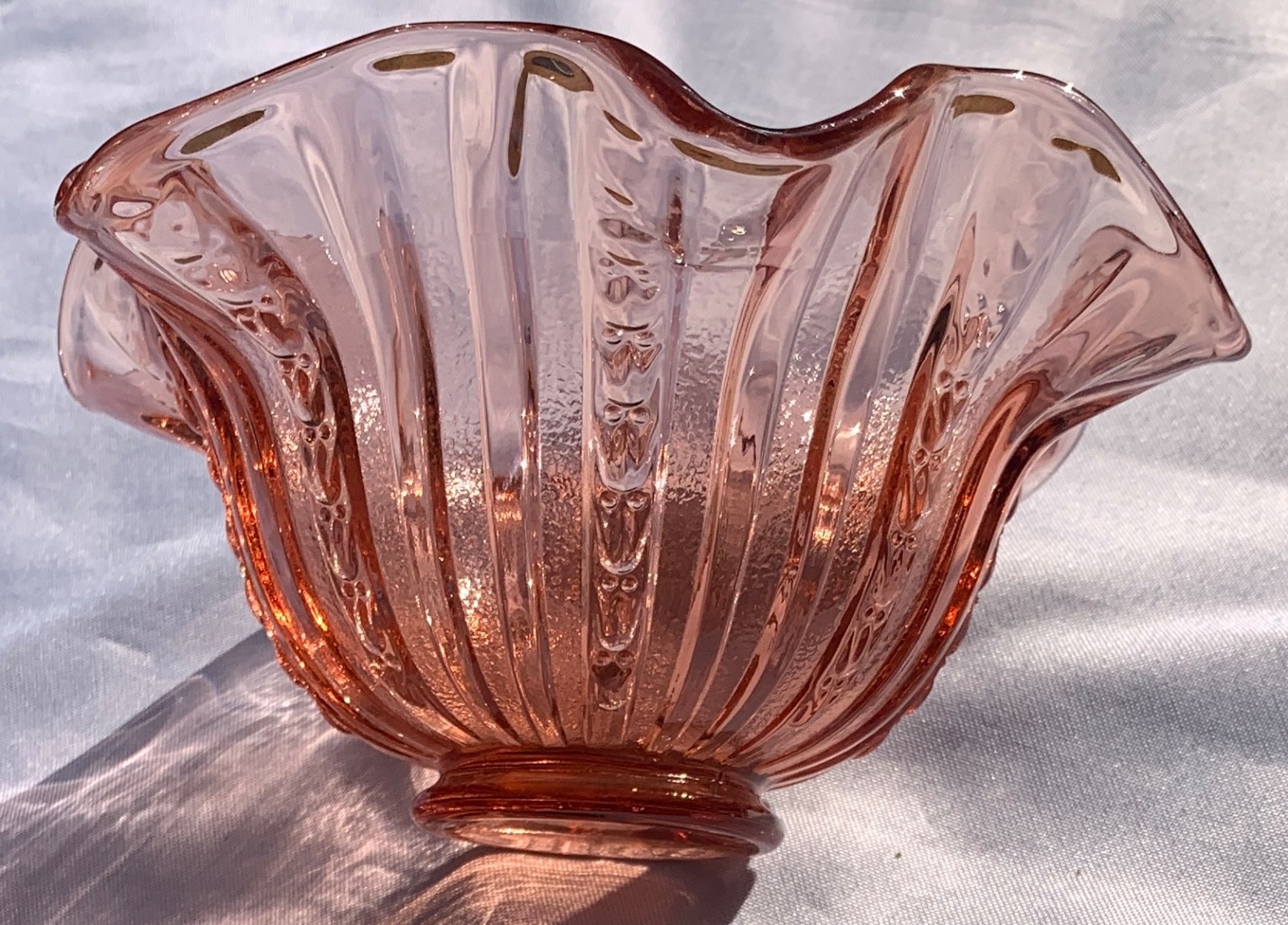 Fenton Rose Blush Flared Rim Bowl Vintage art glass 6.25 in 1980’s