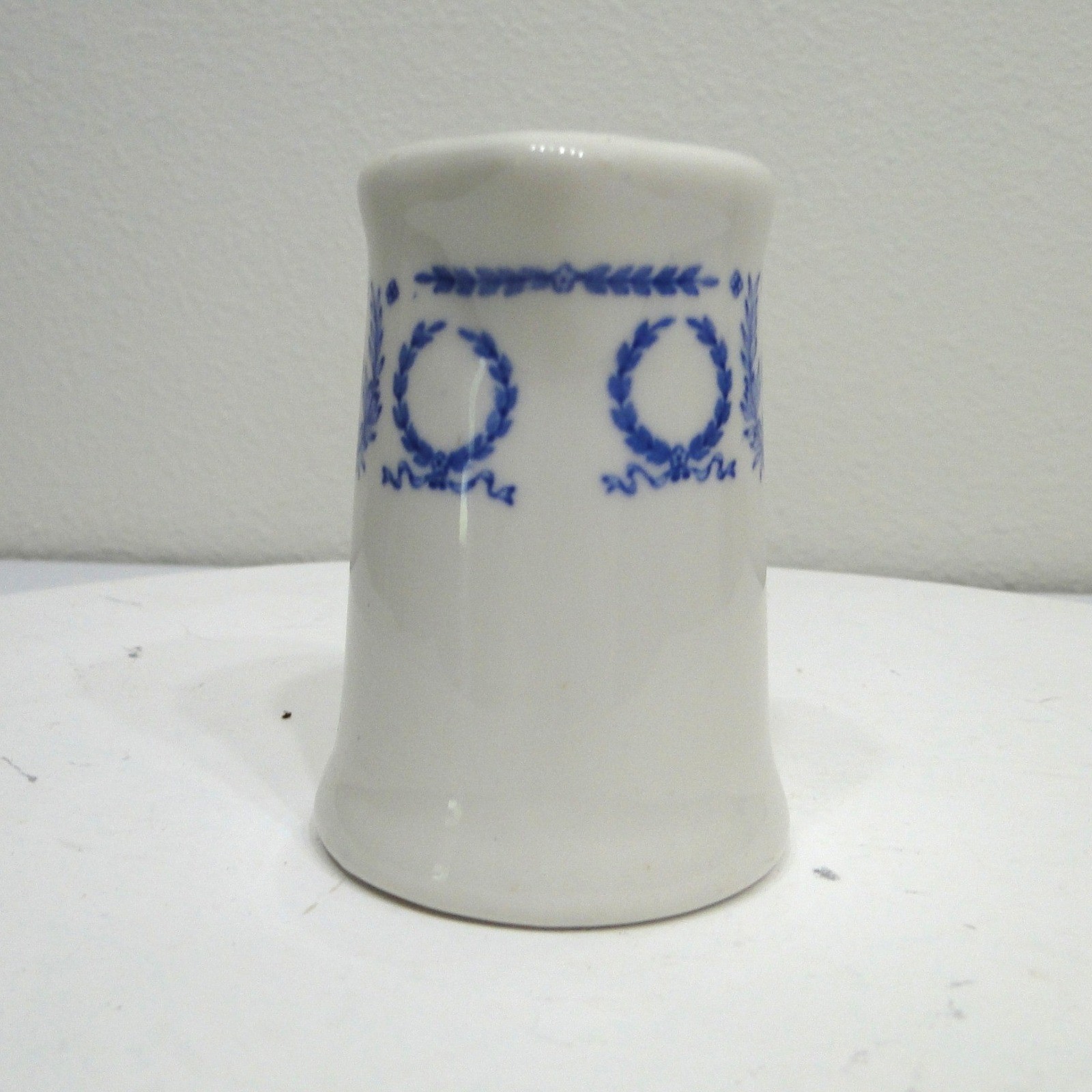 Vintage Syracuse #51500 Morrison Cafeteria Lyre Laurel Wreath Blue White Creamer