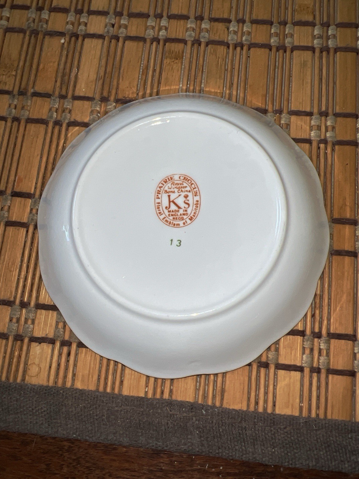 Royal Windsor Prairie Crocus Dessert Bowl (Floral Emblem Of Manitoba Canada)