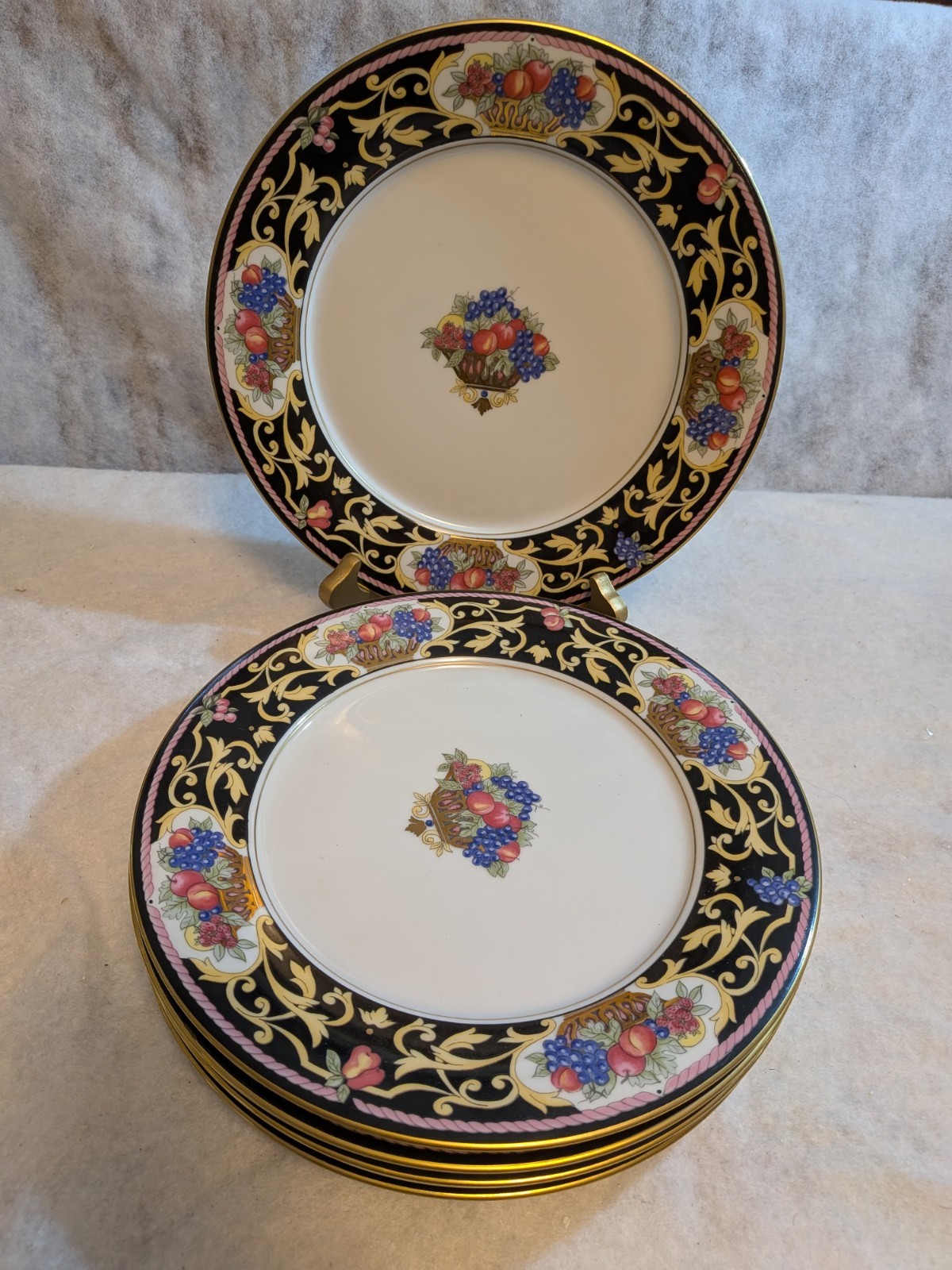 Muirfield Windsor Court 9314 Dinner Plates Set of 6 Black Gold Fruit Rim 10.5″