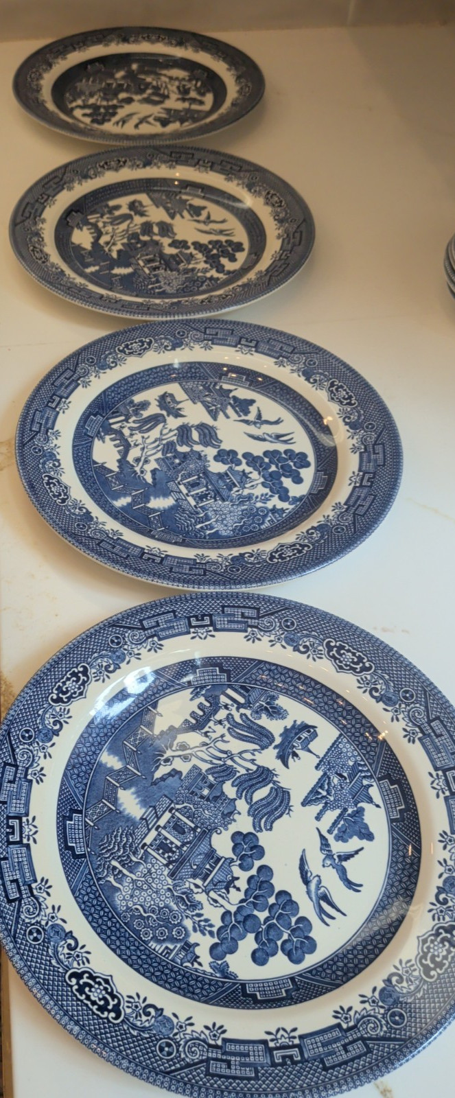 Churchill Blue Willow Dinner Plates 10 1/4”England Mint set of 4