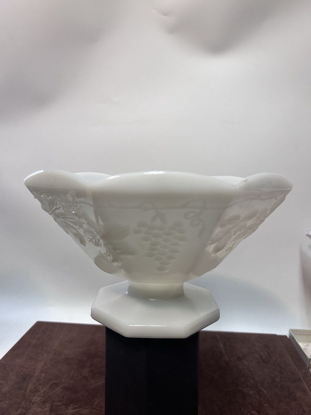 Vintage Anchor Hocking Harvest Grape Milk Glass Pedestal Fruit Bowl 9 Inch