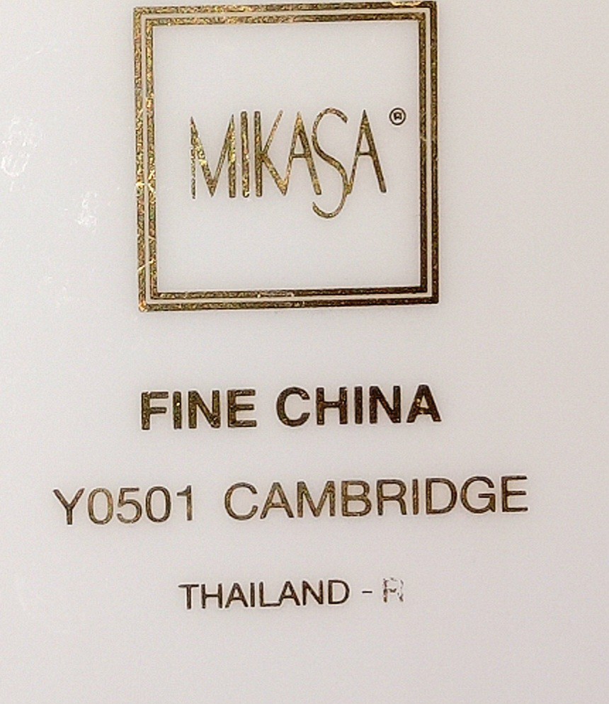 8 PLATE MIKASA FINA CHINA CAMBRIDGE PATTERN Y0501 DESSERT PLATE 6.5 in.