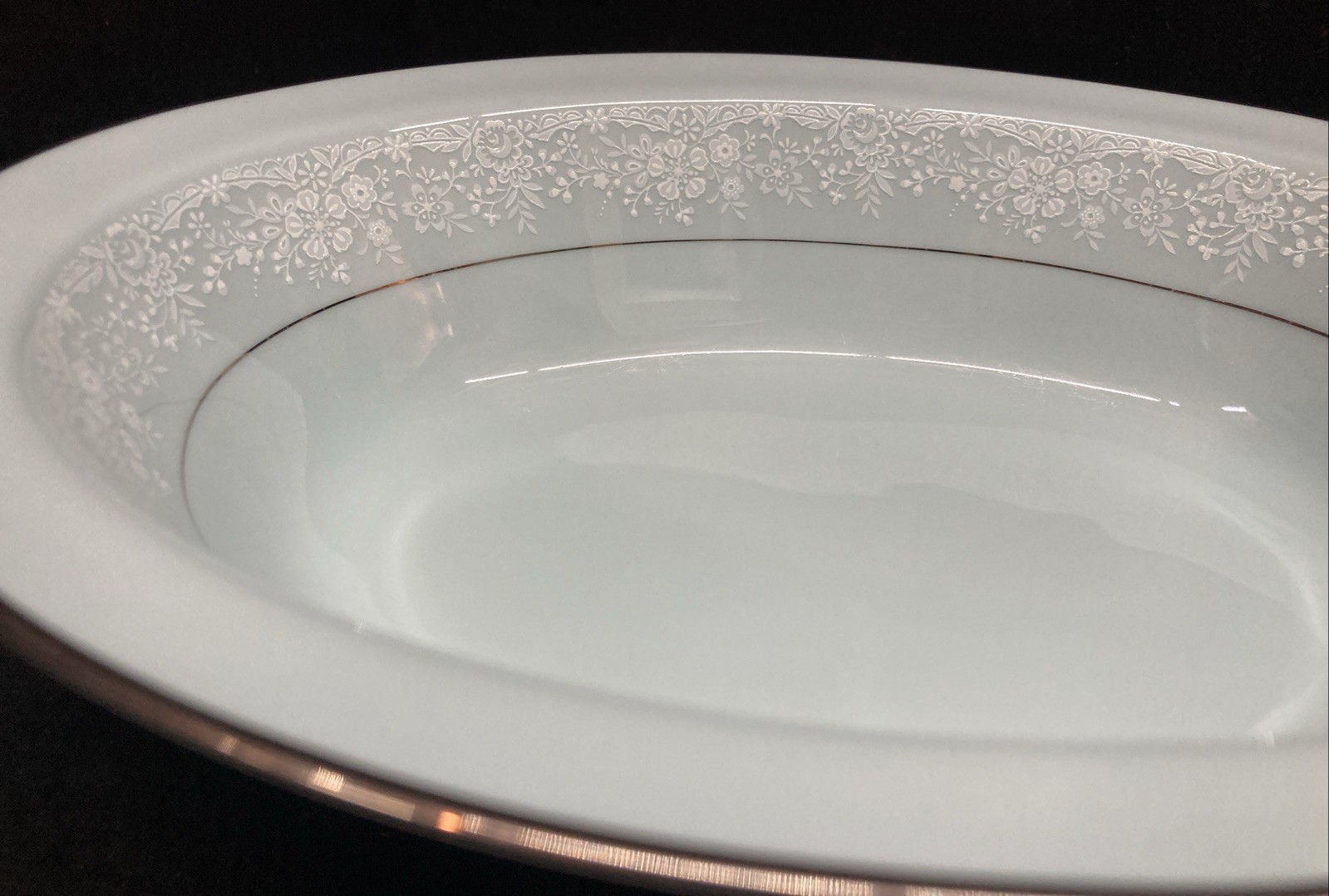 Noritake Fidelity 8003 Light Blue Oval Vegetable Bowl 10 1/8”