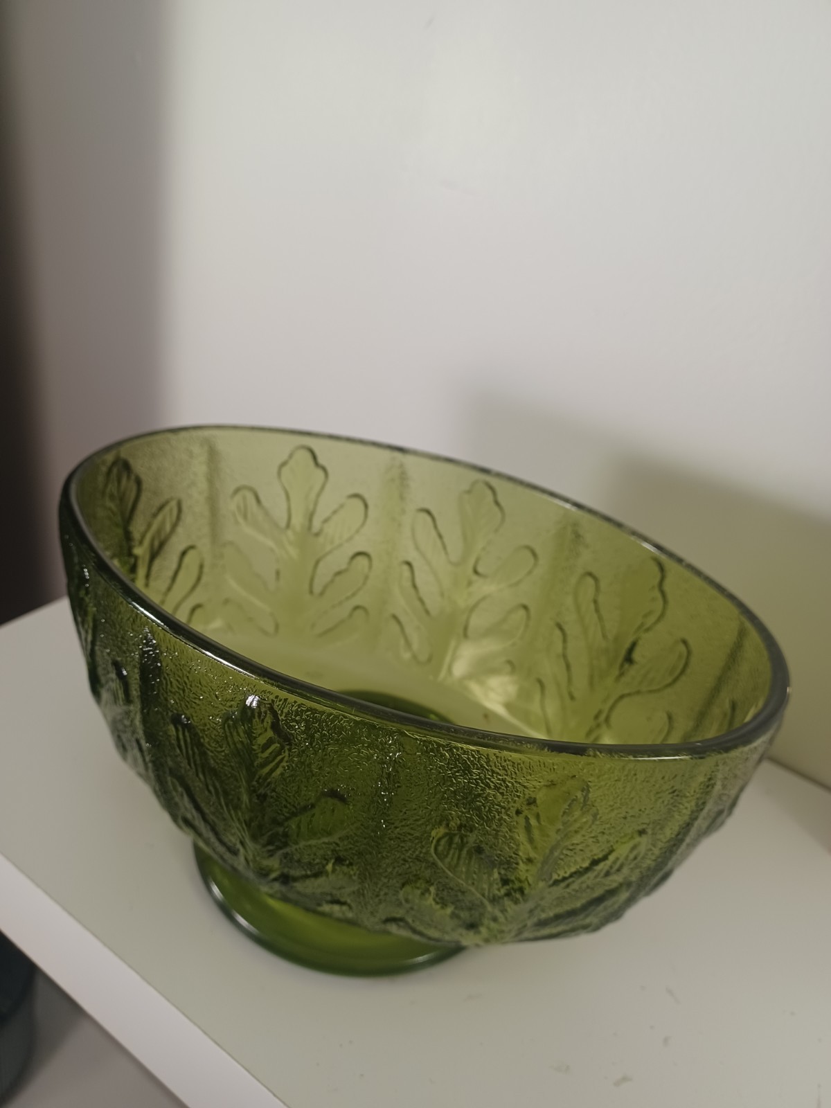 Vintage FTD Green Pressed Glass Leaf Pattern Round Bowl Decorative 1975