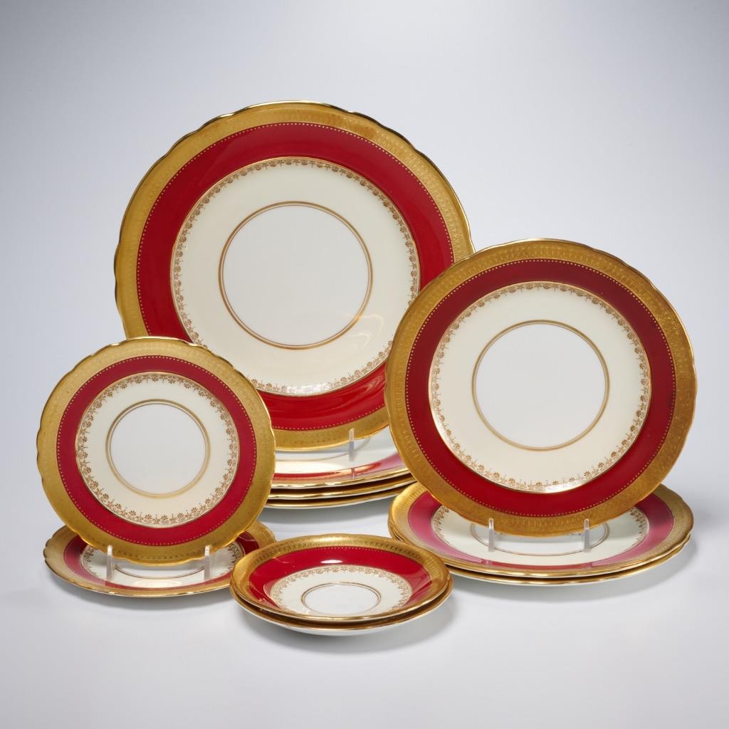 John Aynsley Sons Windsor Maroon Gold Encrusted Scalloped Plate Dinner Salad 11p