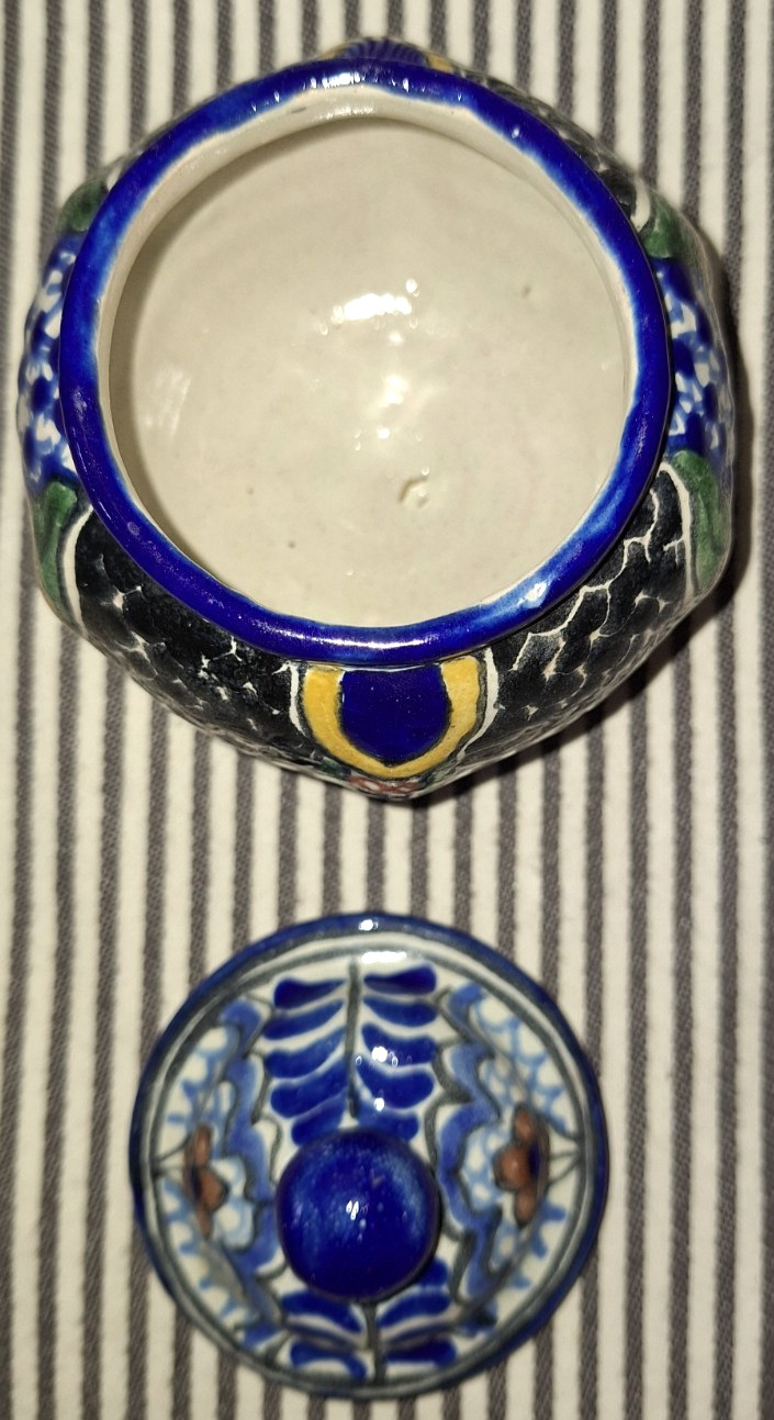 VTG w/ORIG 1997 TAG TALAVERA TIBOR LA CORONA 5″ ART POTTERY HEXAGONAL JAR w/LID