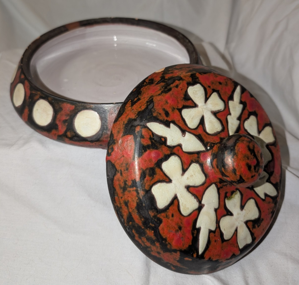 Ceramica Jardim Curitiba Red, White & Black Glazed Pot/Container w/ Lid