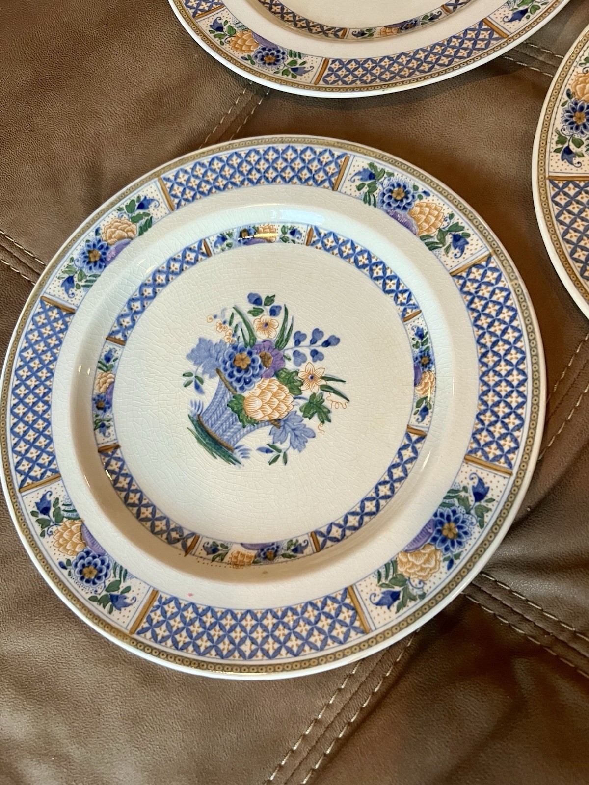 Vintage Set of 5 Pristine Booths Nankin 9″ Luncheon Plates w/ Basket Image