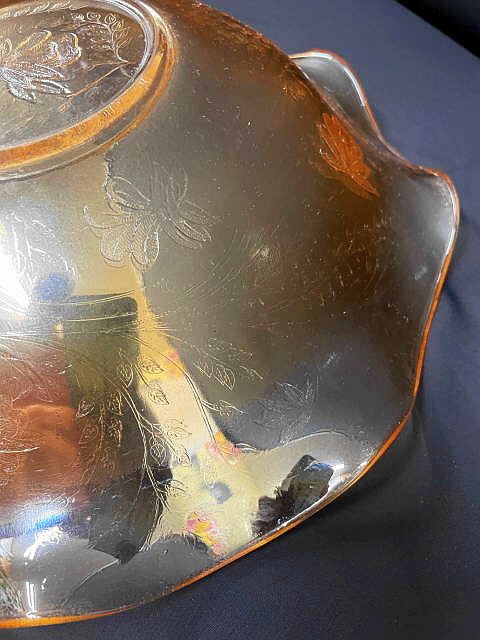 CARNIVAL GLASS STYLE / DEPRESSION GLASS BOWL IRIDESCENT
