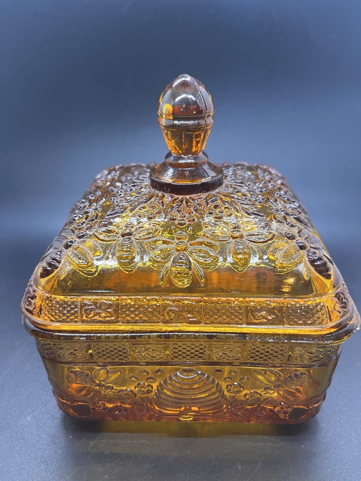 Vintage Tiara Indiana Glass Honey Bee Box Amber Square Dish With Lid