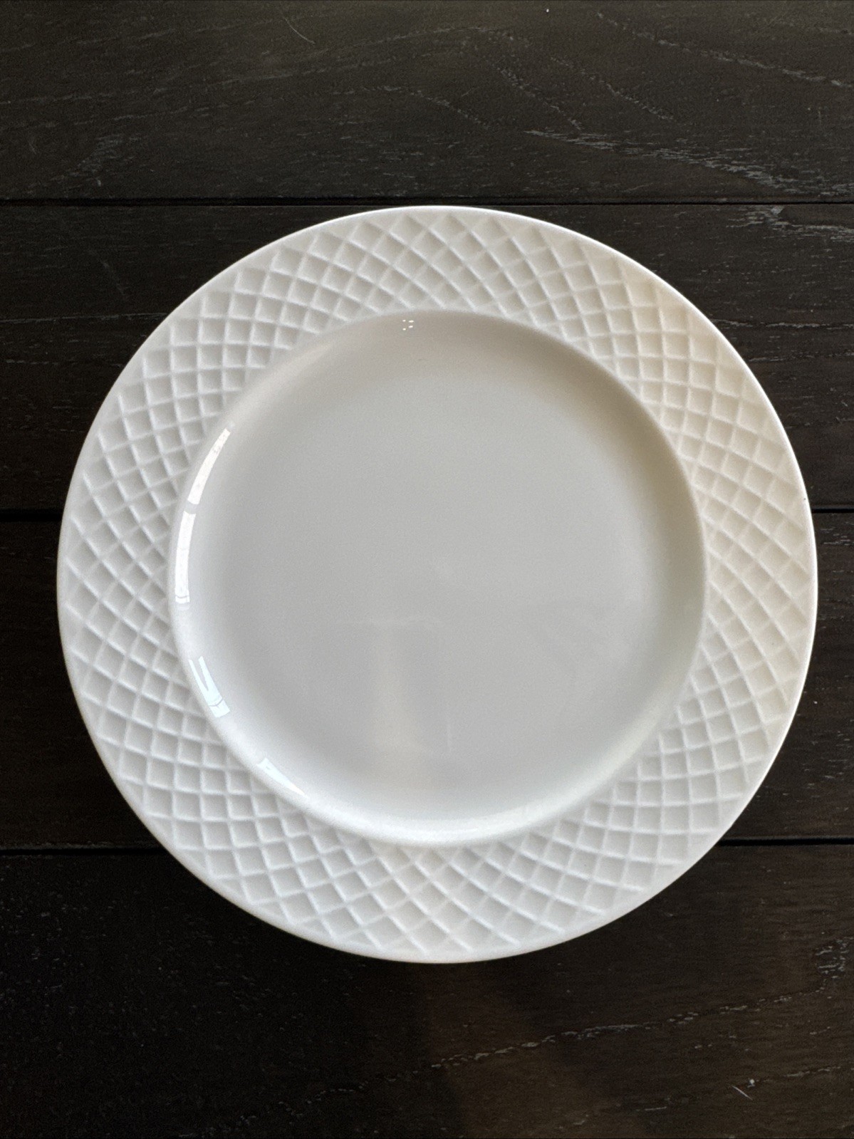 Mikasa TRELLIS White Lattice Pattern BONE CHINA Salad Plates 9”