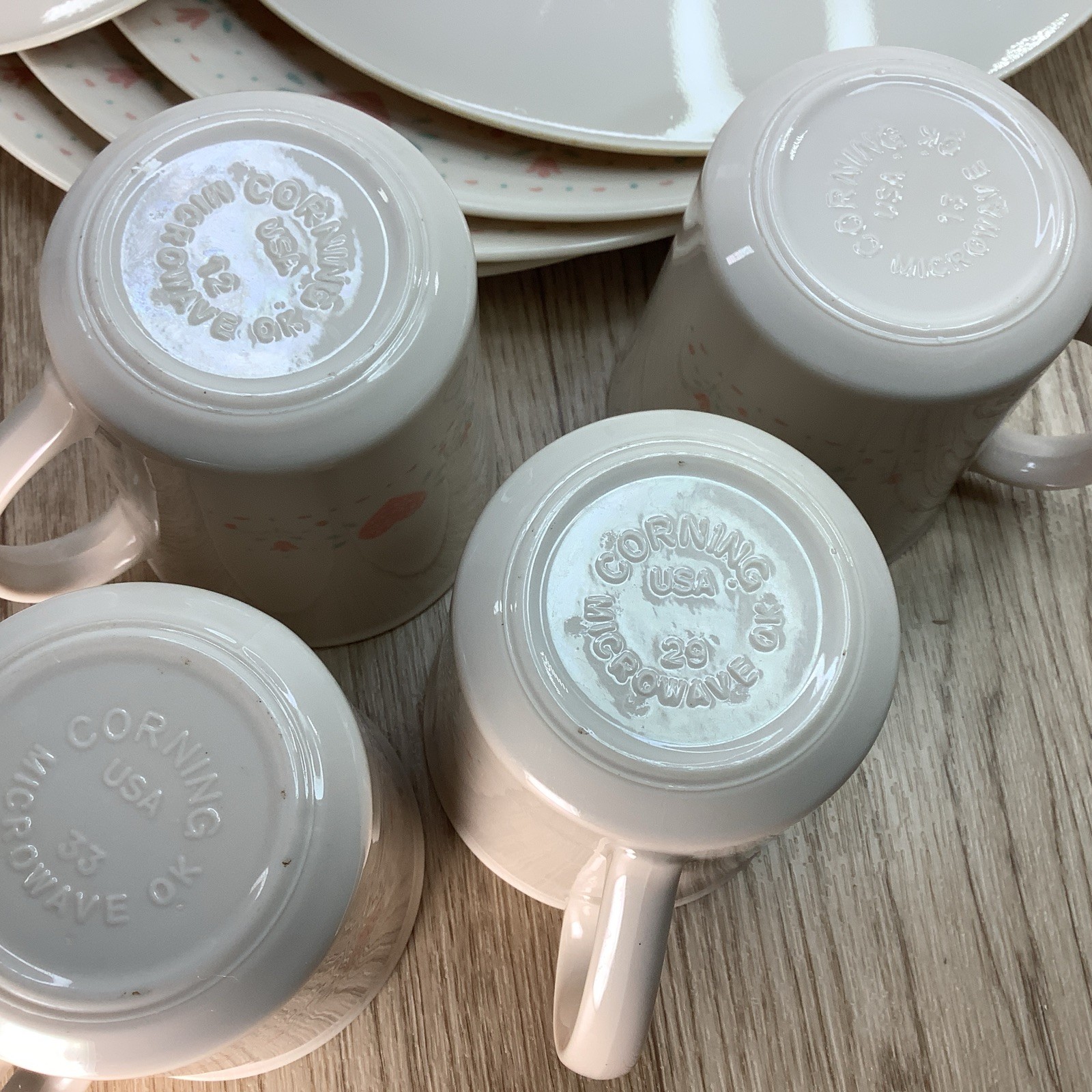 Corelle Forever Yours 18 Pc Dinnerware Set (Service for 4) PLUS 2 Extra Plates