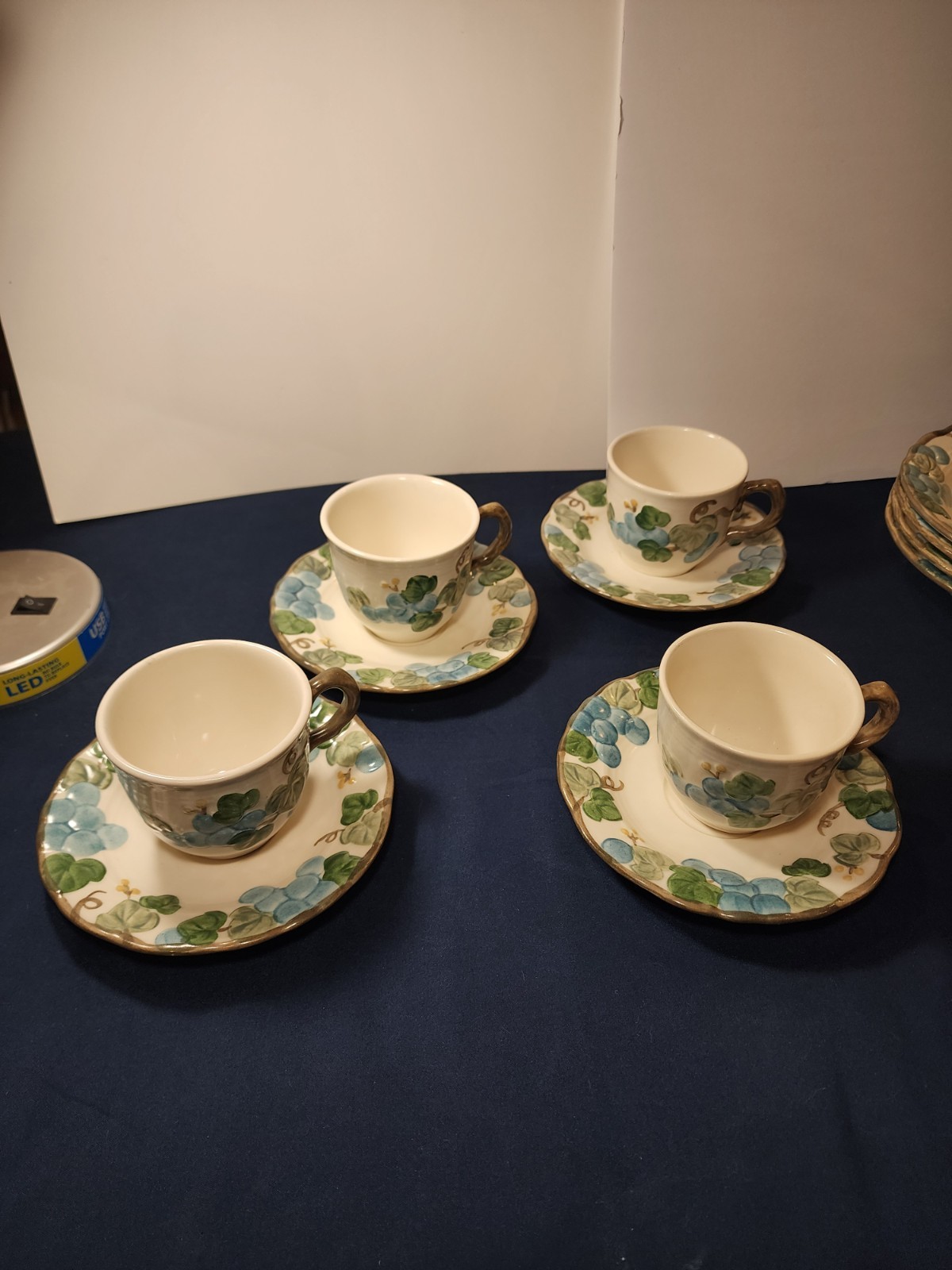 Vintage Metlox Poppytrail Sculptured Grape 32 Pc Dinnerware Set Service for 4 CA