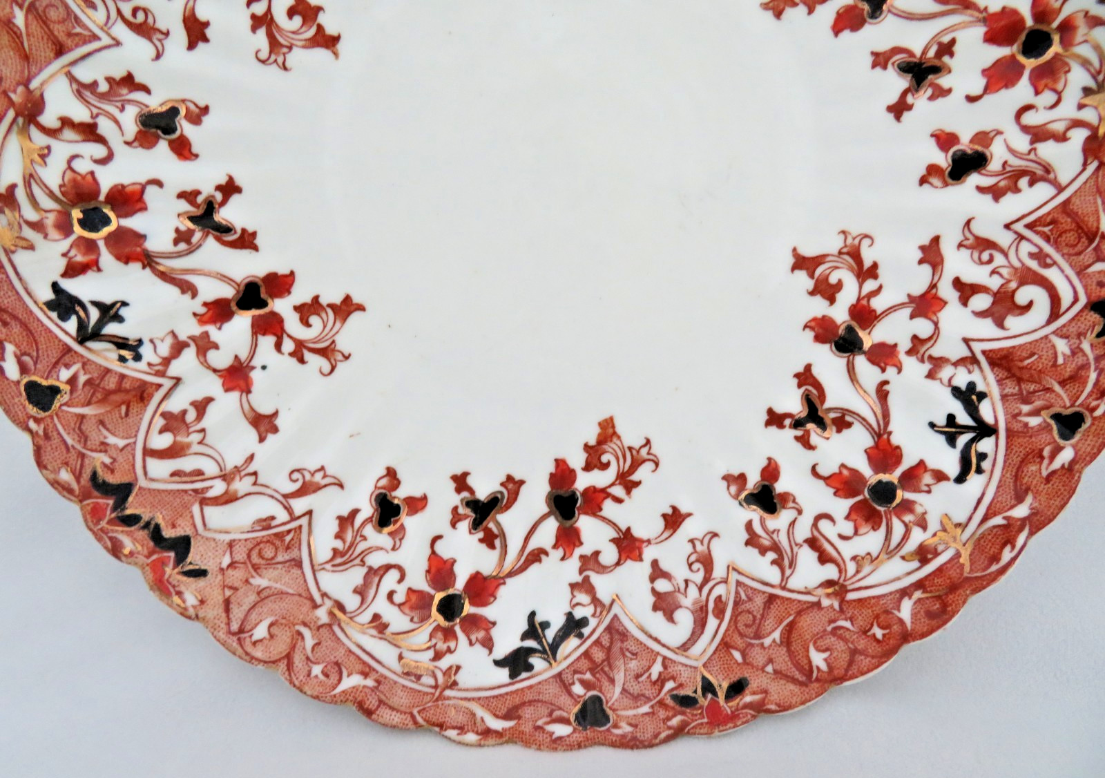 Antique Radfords Imari Gold VICTORIA Pattern Scalloped Edge 9″ Plate 1879-1891