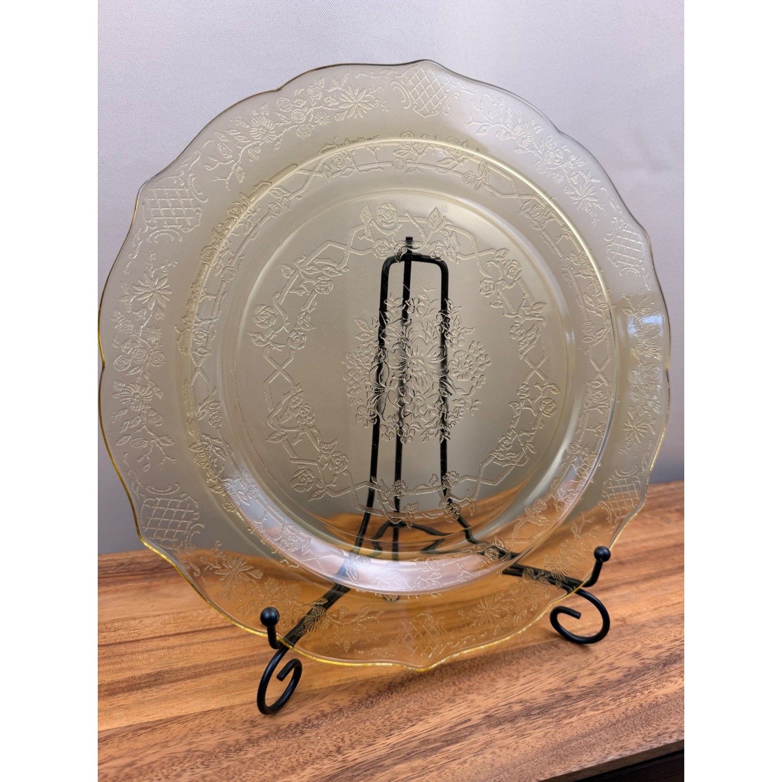 Federal Glass Normandie Bouquet & Trellis Amber Depression Dinner Plate 11″