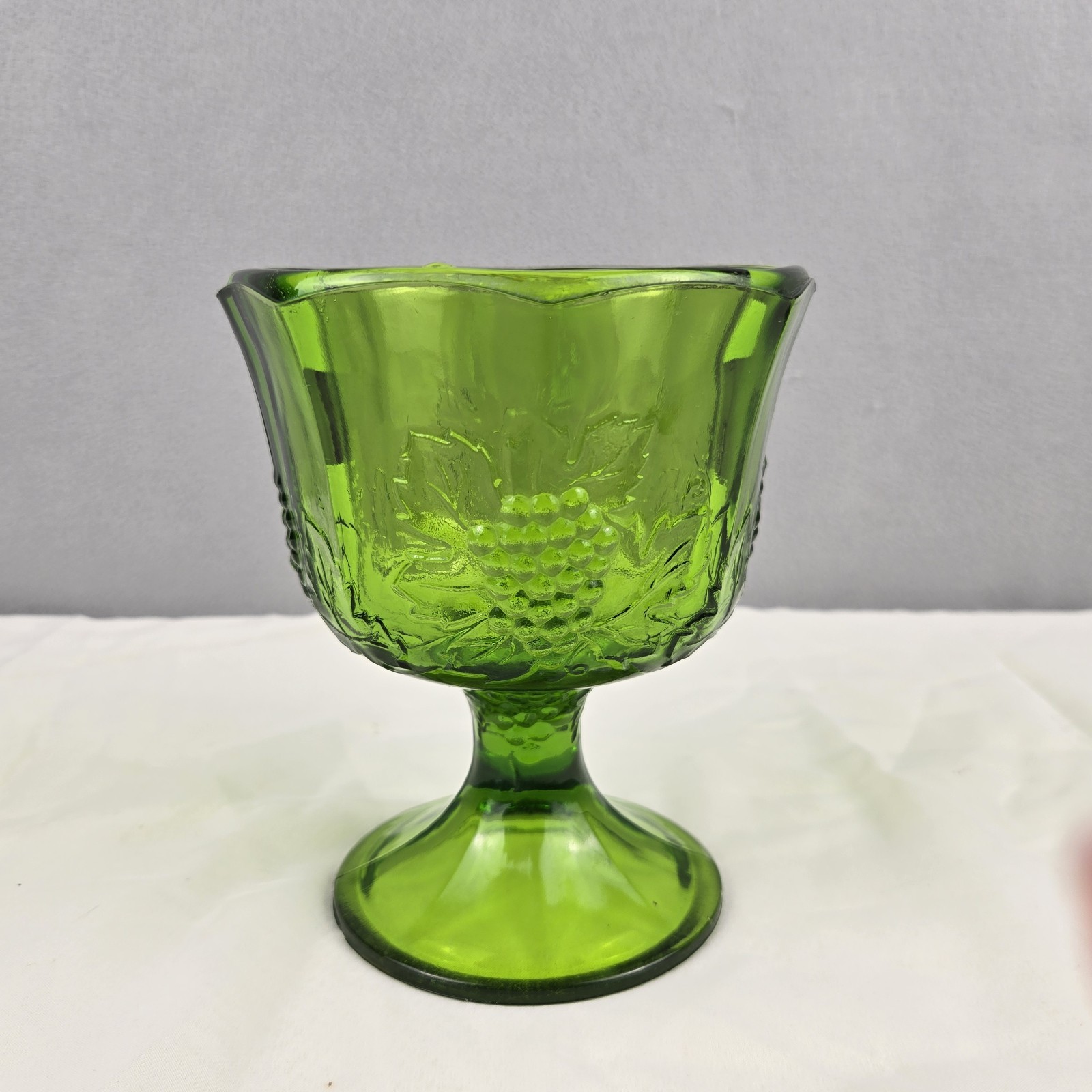Vintage Indiana Glass Harvest Grape Forest Green Footed Comport Dessert Bowl