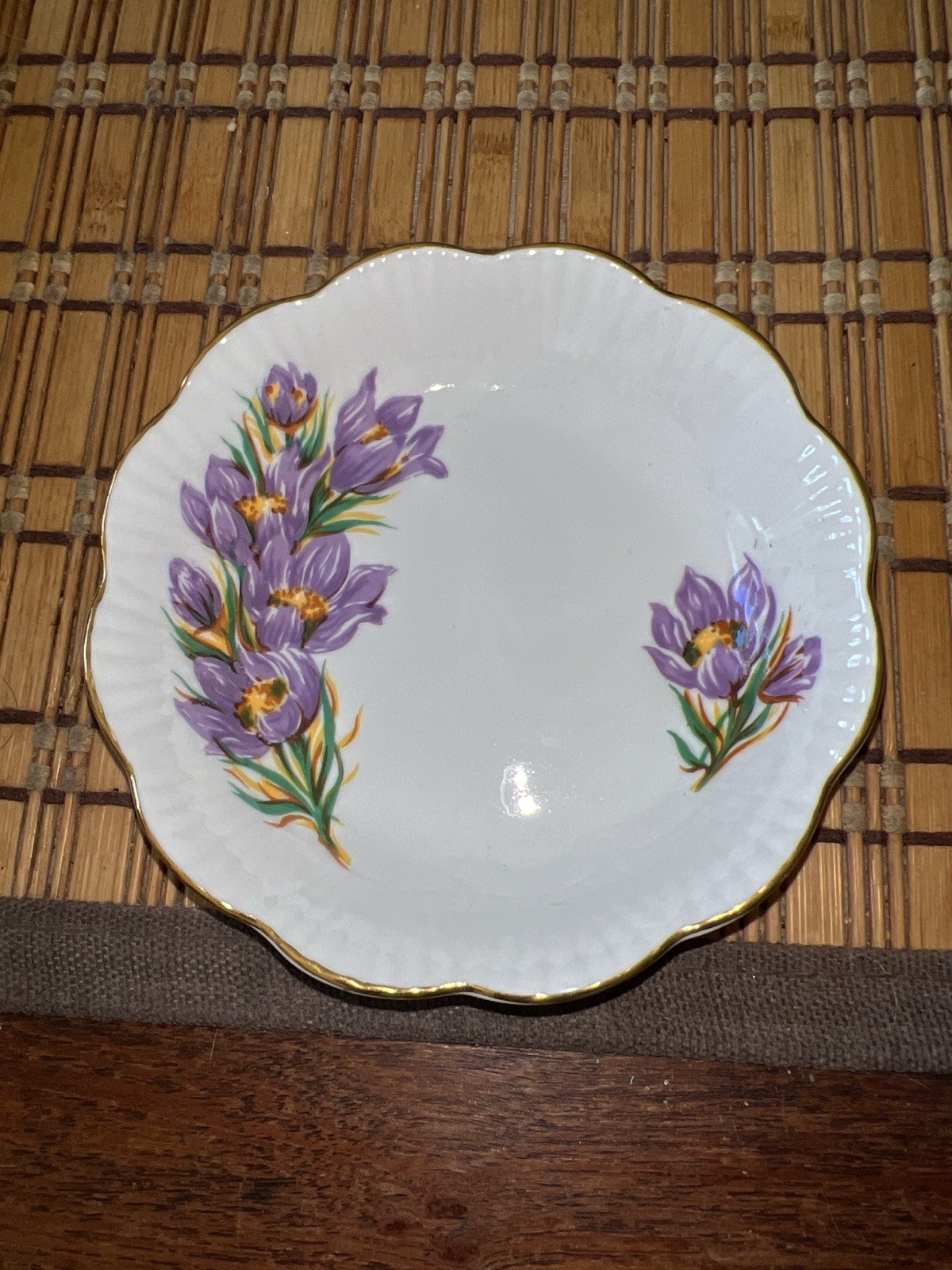 Royal Windsor Prairie Crocus Dessert Bowl (Floral Emblem Of Manitoba Canada)