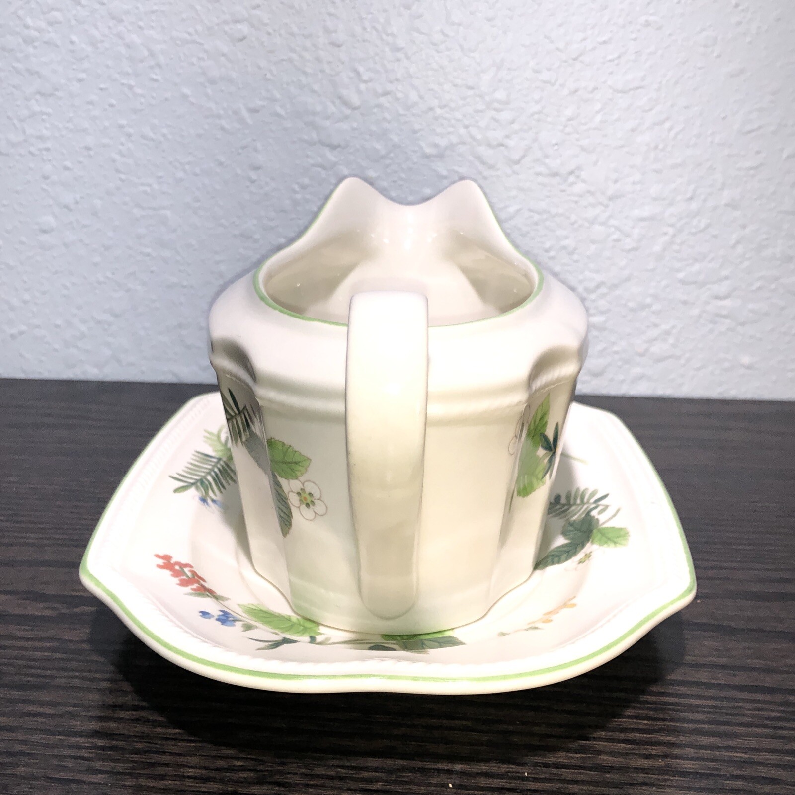 Mikasa New Port Summer Essence F8903 Gravy Boat & Under-plate Retired 1997