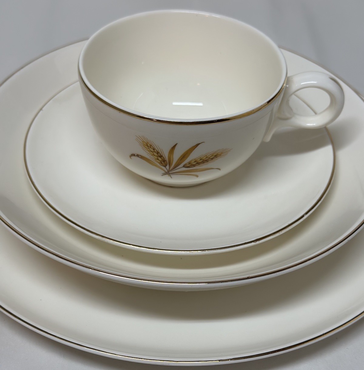 Taylor Smith Wheat Pattern Dish’s 1950s USA Made Eight Piece Set E7