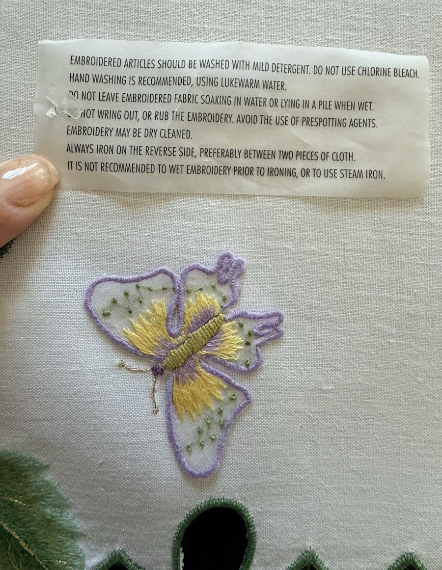 Anna Weatherley Butterfly Ivy Garland Set of 8 Placemats ( Astonishing find! )