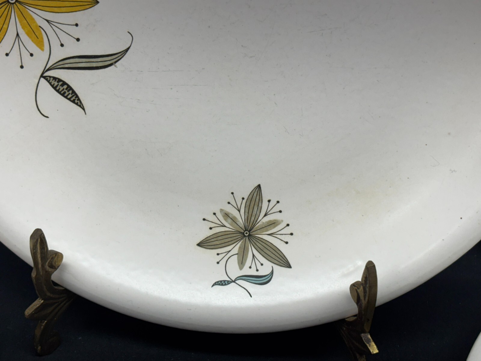 Set of 6 ~ W. S. George “ATOMIC FLOWERS” Dinner Plates ~ 10 3/8″