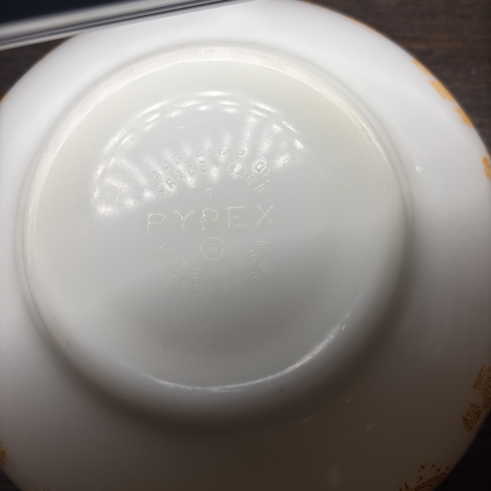 Vintage 1965 Pyrex 443 Pumpkin Orange Butterprint Amish Cinderella Bowl 2.5 QT