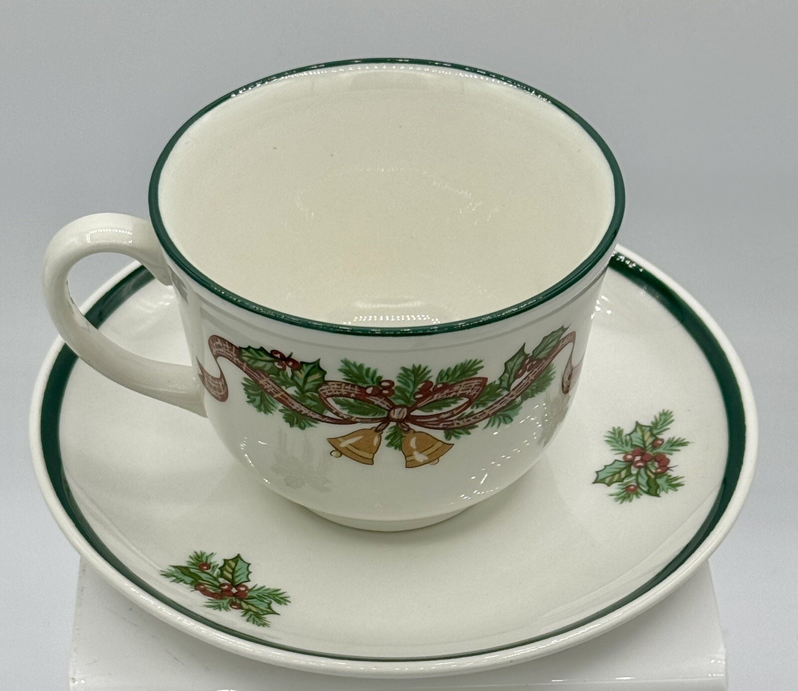 Johnson Brothers Victorian Christmas Cup And Saucer England NEVER USED