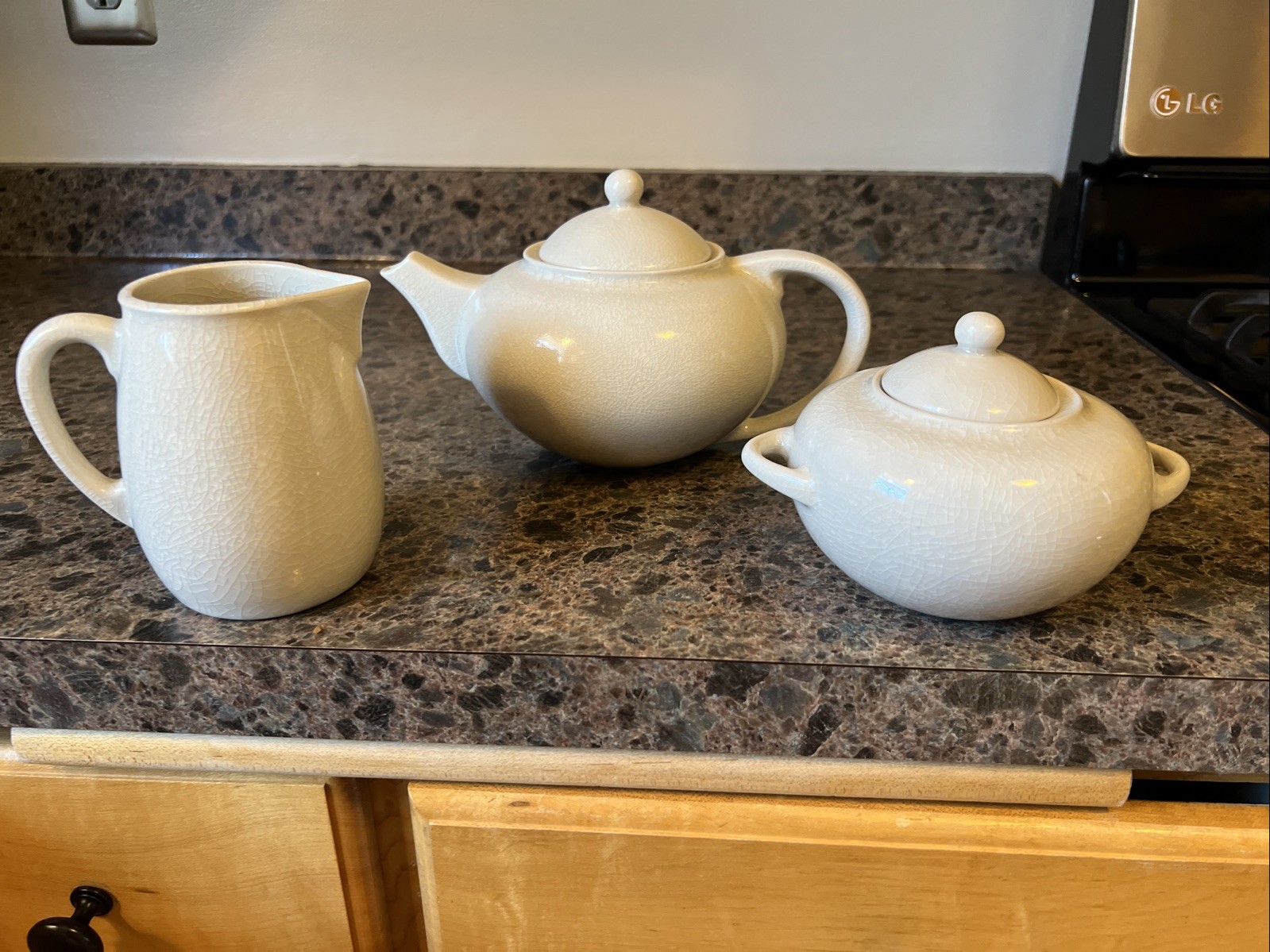 Jars France Bris/ Beige Crackle Basique Quartz Teapot, Sugar Bowl & Creamer