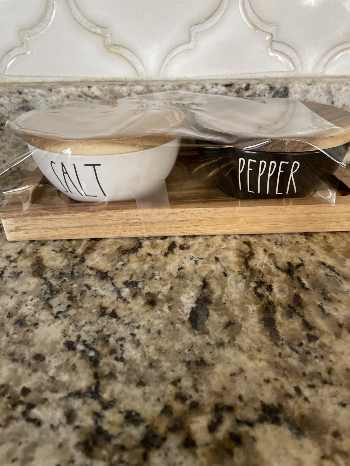 Rae Dunn SALT PEPPER Seasoning Prep Mixing Bowls W/ Wood Lids & Tray NEW