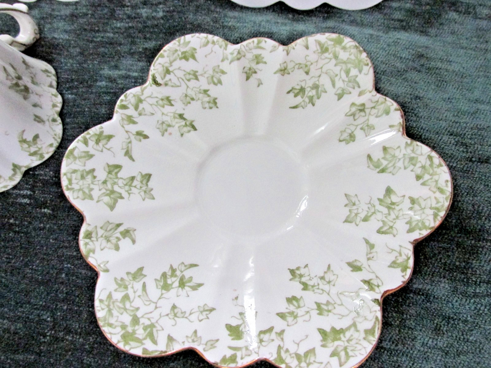 Wileman Foley Trailing Green Ivy 3 Piece Trios Empire Shape