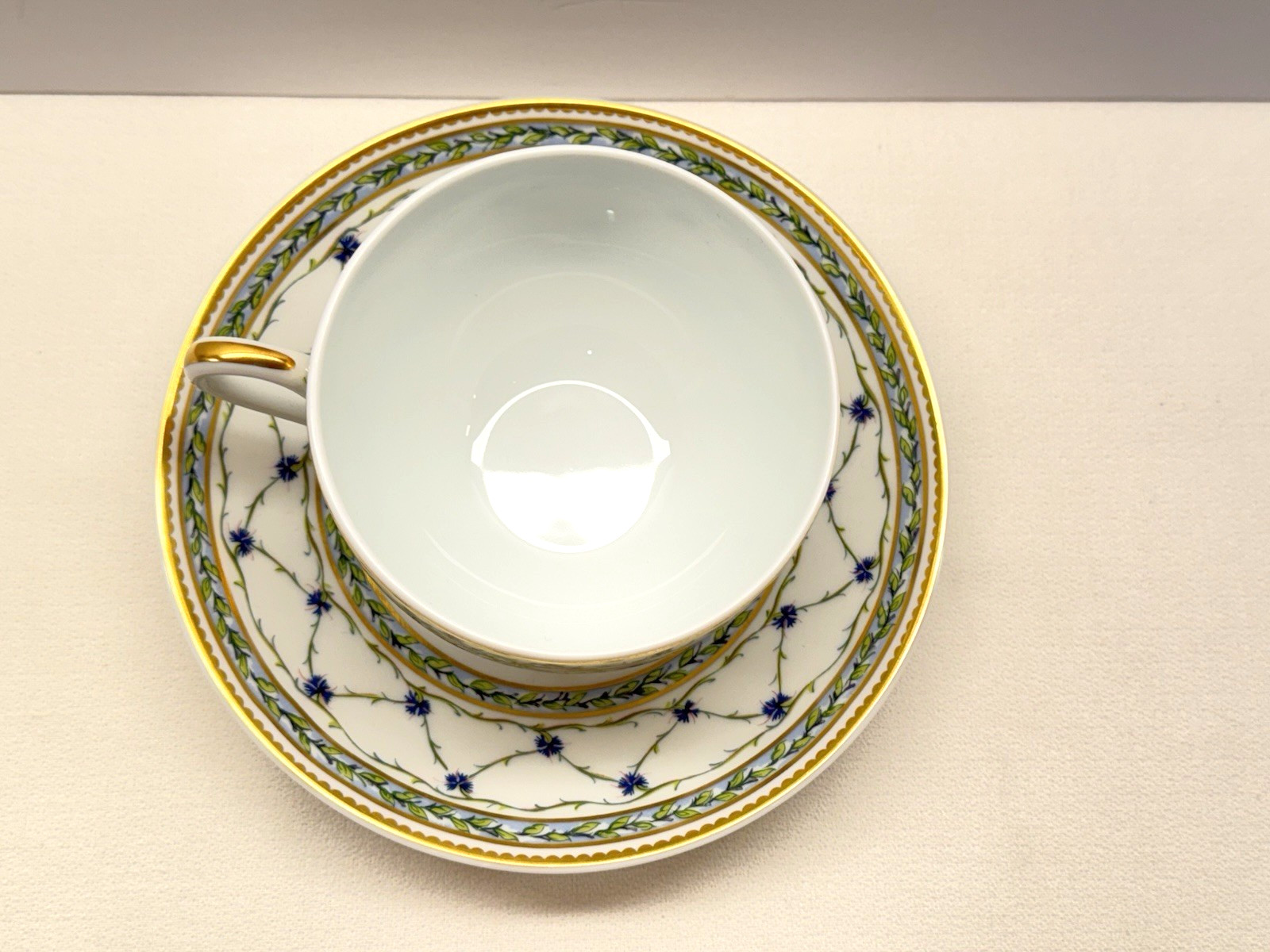 Raynaud Limoges “L’Allee Du Roy” Tea Cup & Saucer Set – Mint Condition – France