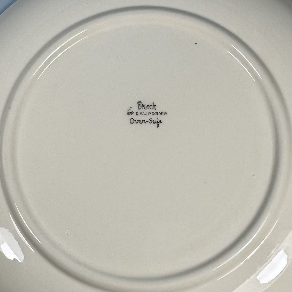 Vintage Brock California Stoneware Harvest Dinner Plates 9 in. ~ Rooster Design!