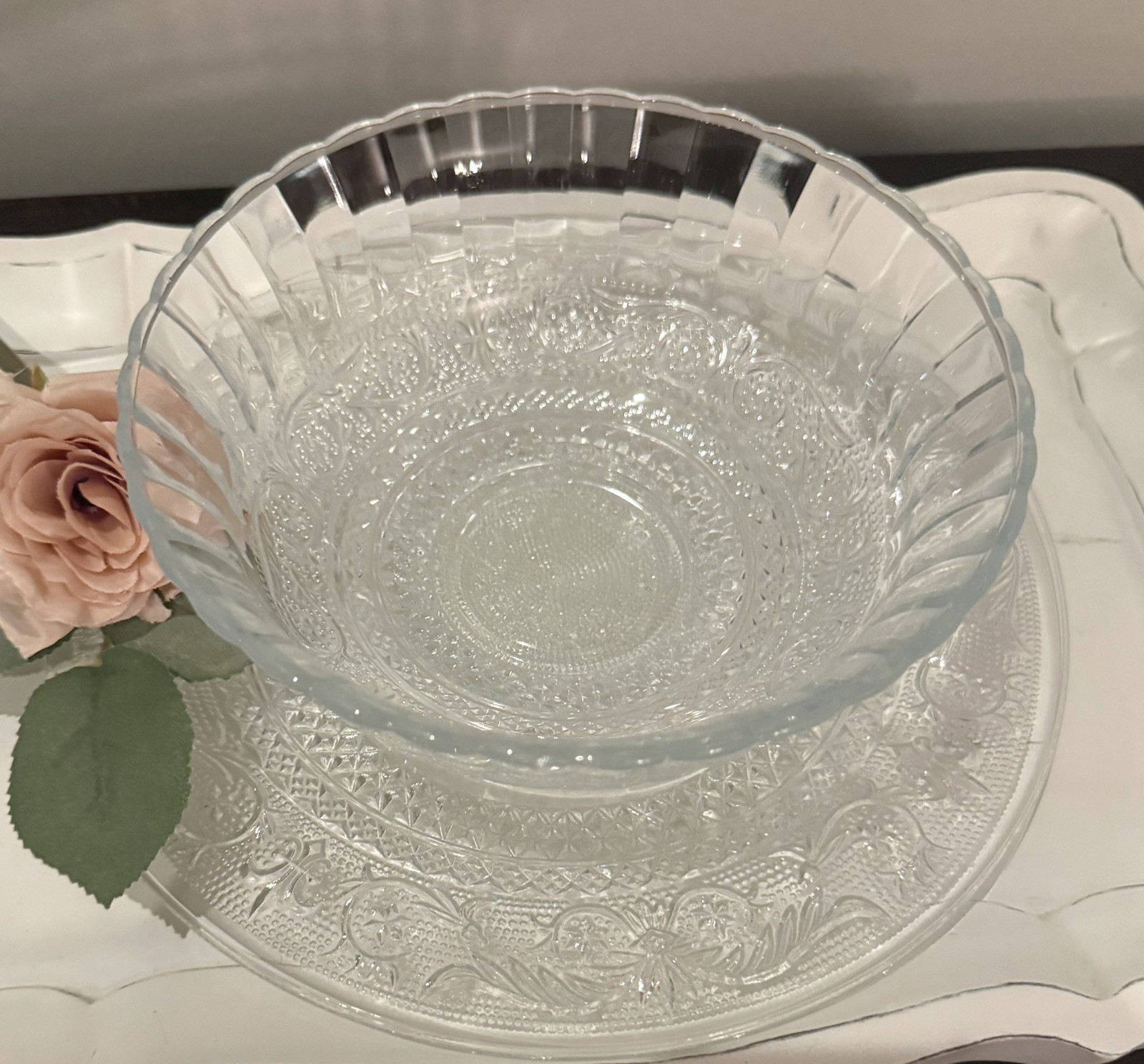3 Pcs -VINTAGE KIG MALAYSIA Trellis Glass Sandwich; 2 Serving Bowls & 1 Lg Plate