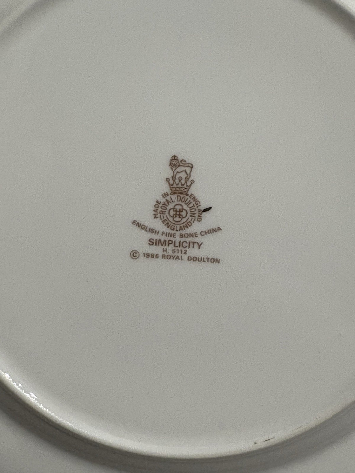 Royal Doulton Simplicity Plates- Dinner, Salad, or Bread- Kitchenware/Serveware