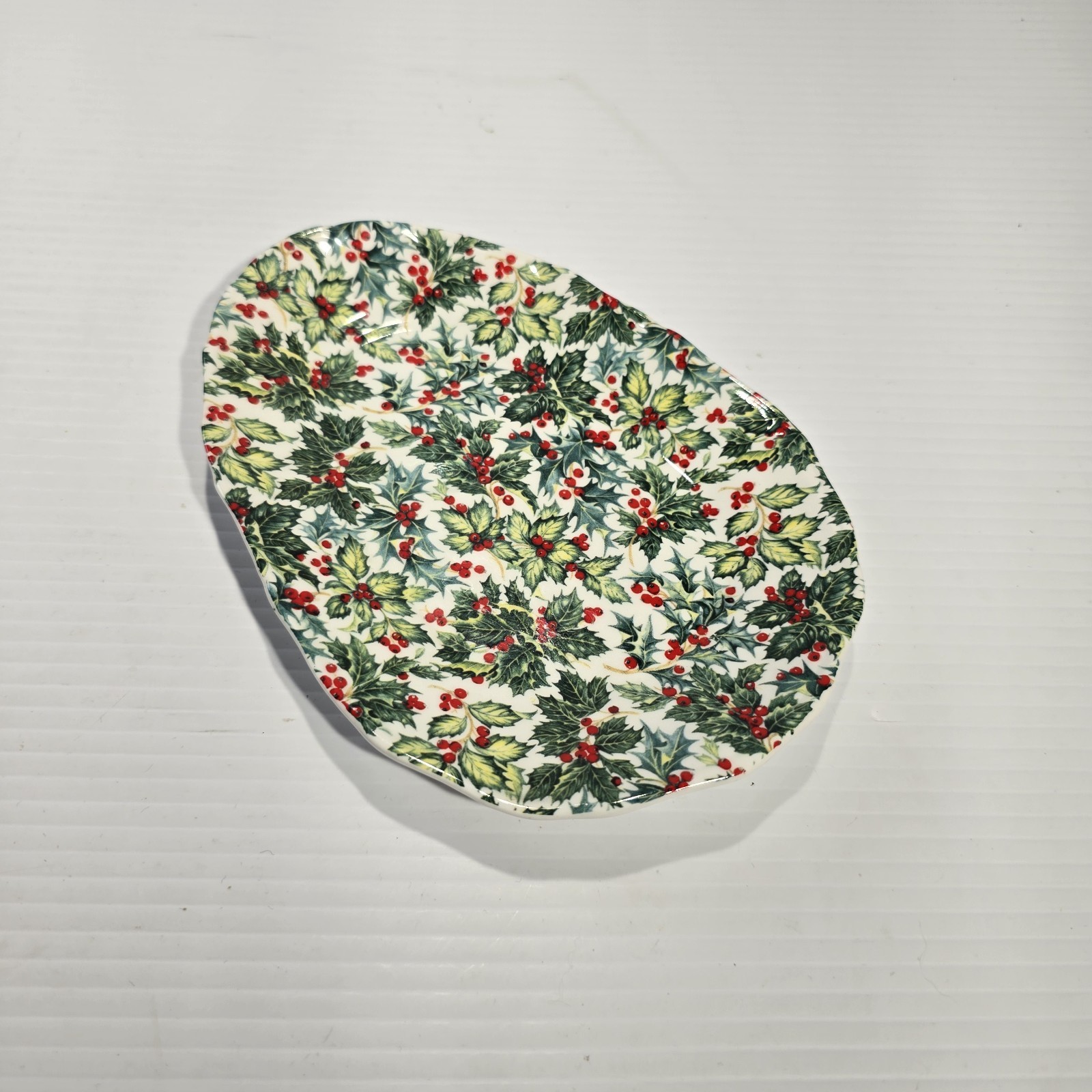 St. George, Christmas Holly & Berries, Tray, Bone China