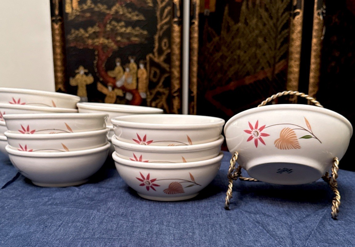 Syracuse China Hearts & Daisies Bowls Set of 4 Vintage 1958 Cereal 5.75″ SY438