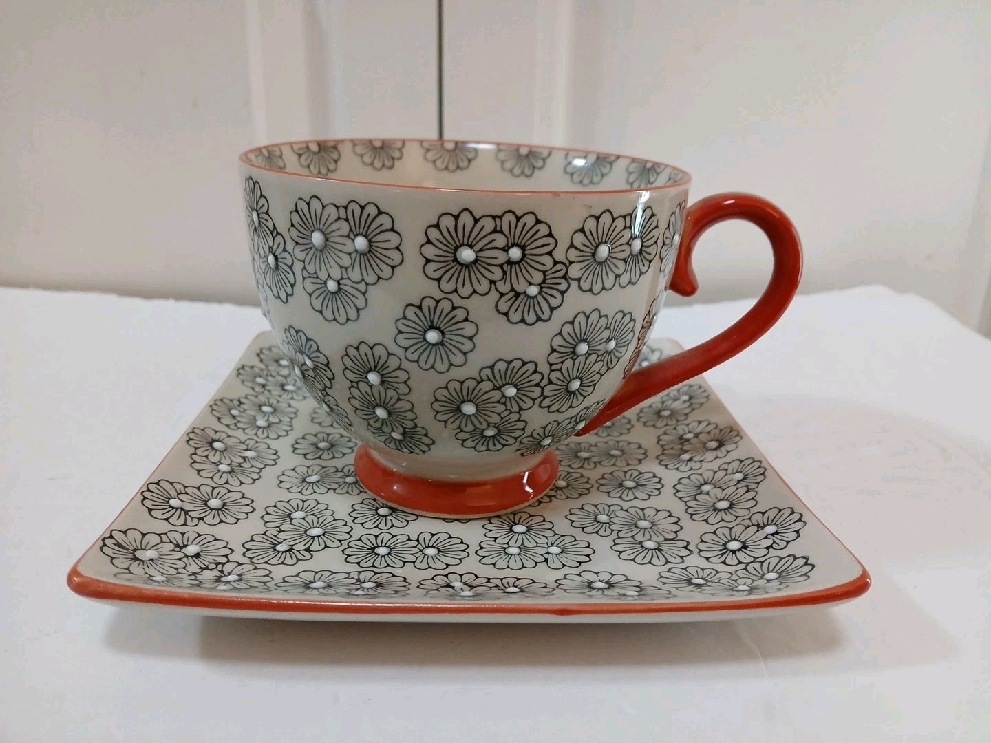 New Yokohama Studio Mug Plate/Saucer Hand Painted Black White Reddish Trim…