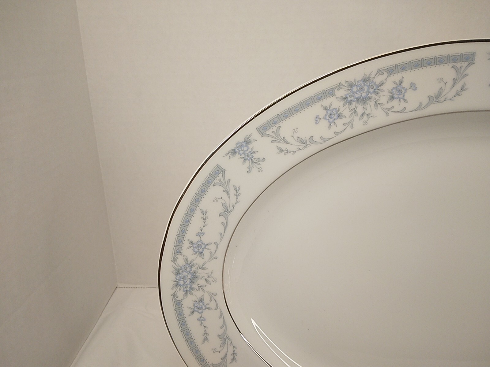 VINTAGE SHEFFIELD BLUE WHISPER 14” x 10.75″ PORCELAINSERVING PLATTER JAPAN USED