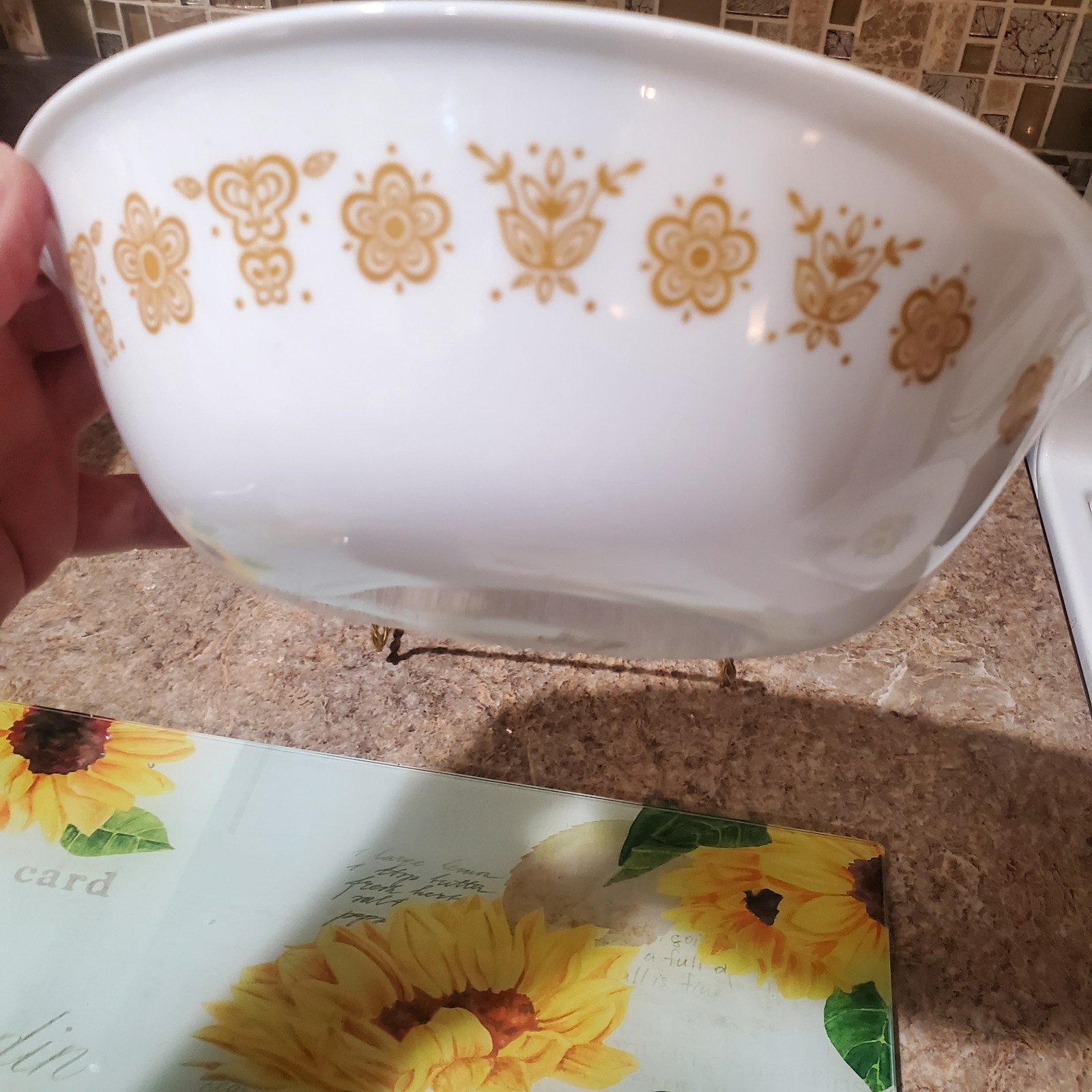 Corelle Butterfly Gold 10-1/4” Dia x 3” High Serving Vegetable Bowl Good Shape