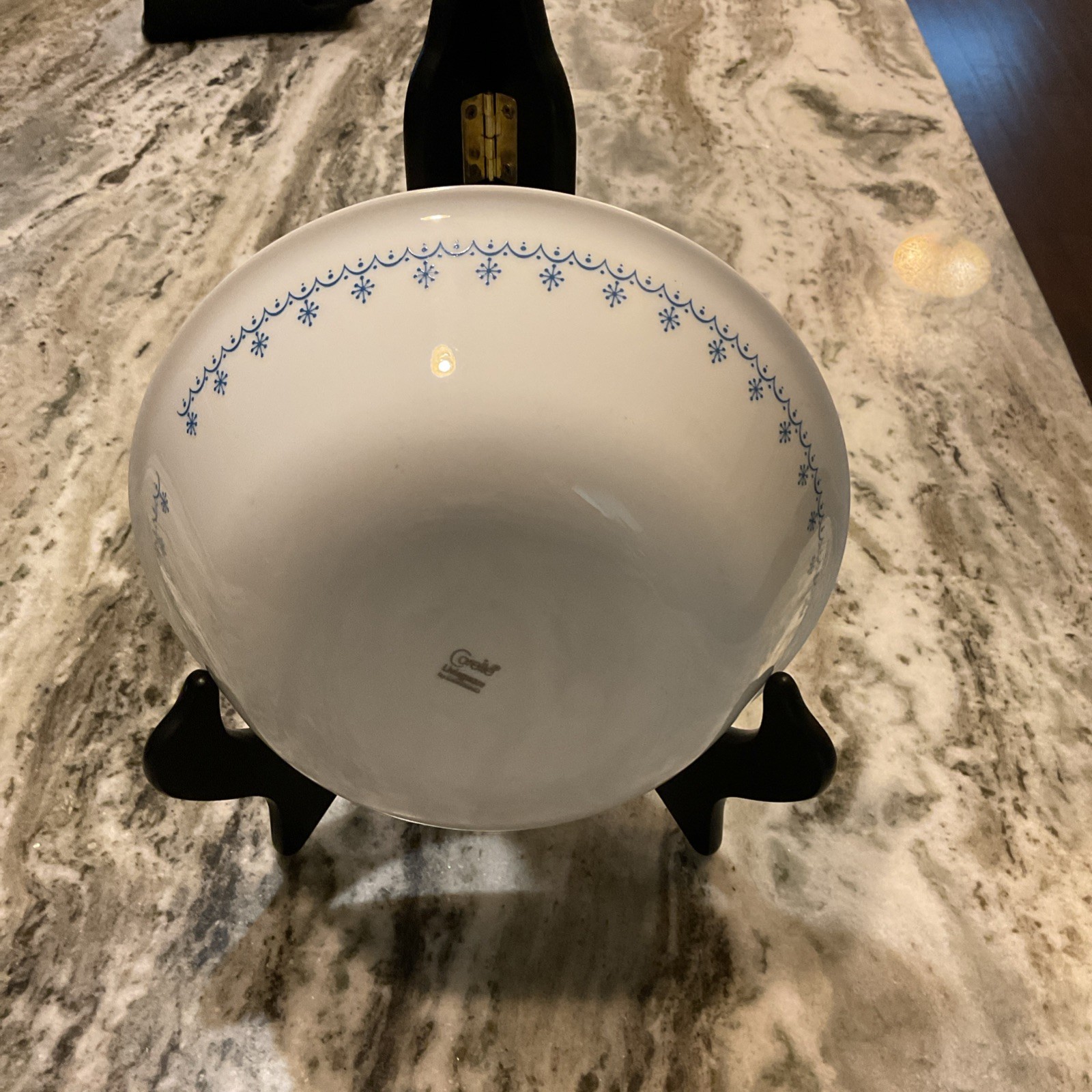 VTG Corelle Livingware Blue Snowflake Garland 8 1/2 Inch Vegetable Serving Bowl
