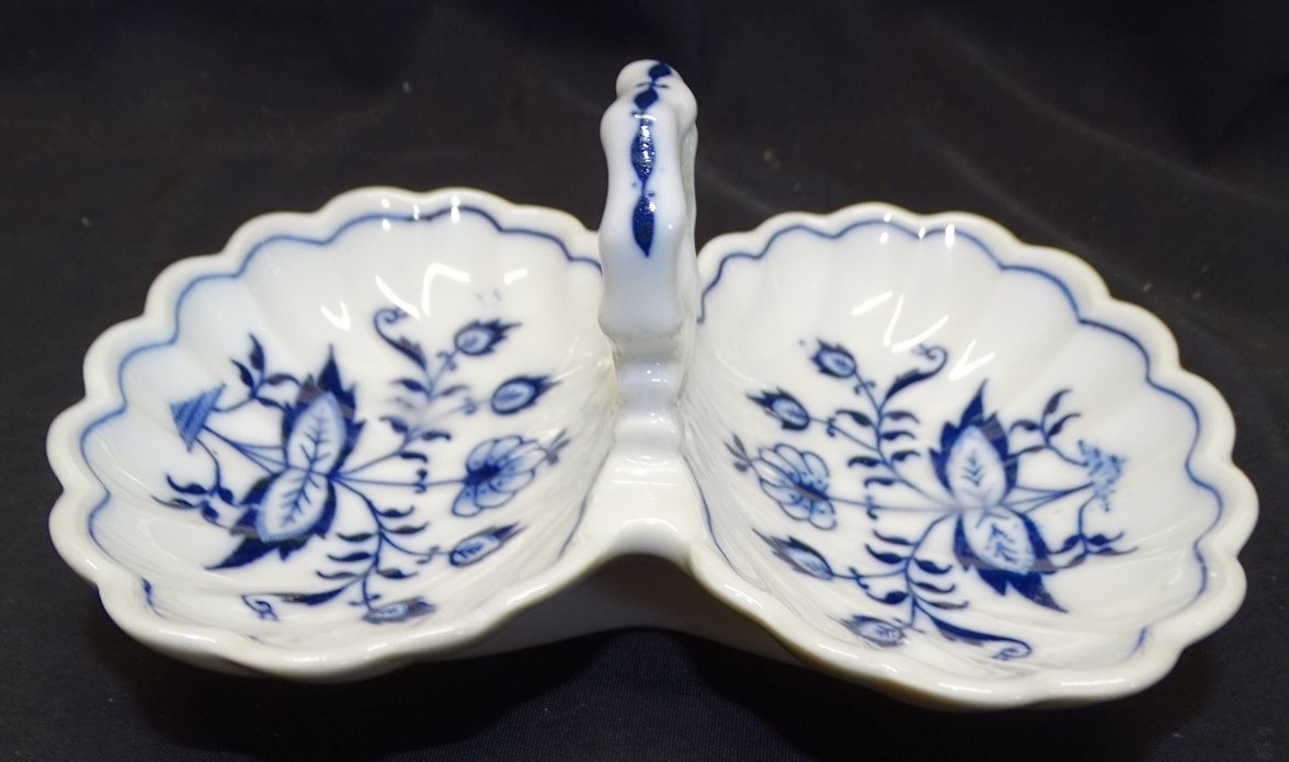 Blue Danube Double Nut Cup Handled Shell Shape – Blue Onion Japan Lipper & Mann