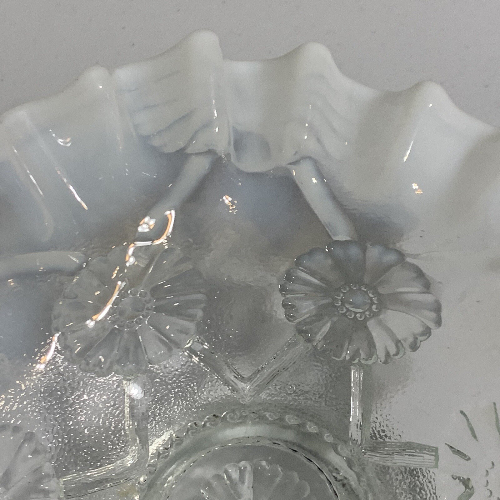 RARE Northwood BLOSSOMS WEB White Opalescent Egyptian Art Deco Glass 8″ Ftd BOWL