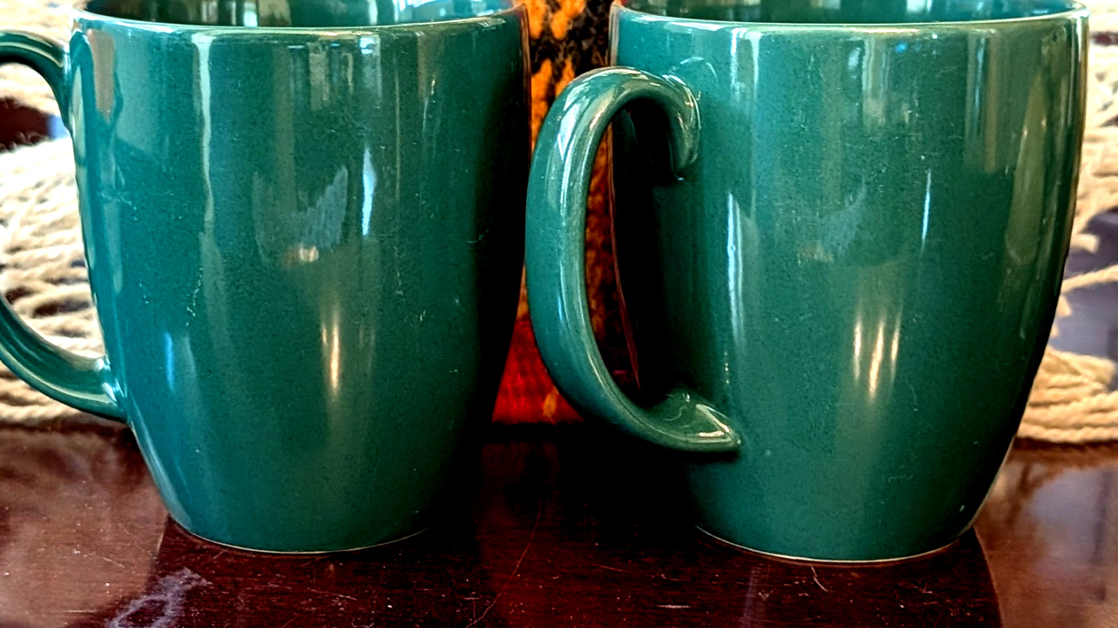 2 Corelle Stoneware 12 Oz Coffee Tea Mugs Dark Green 4” Cups