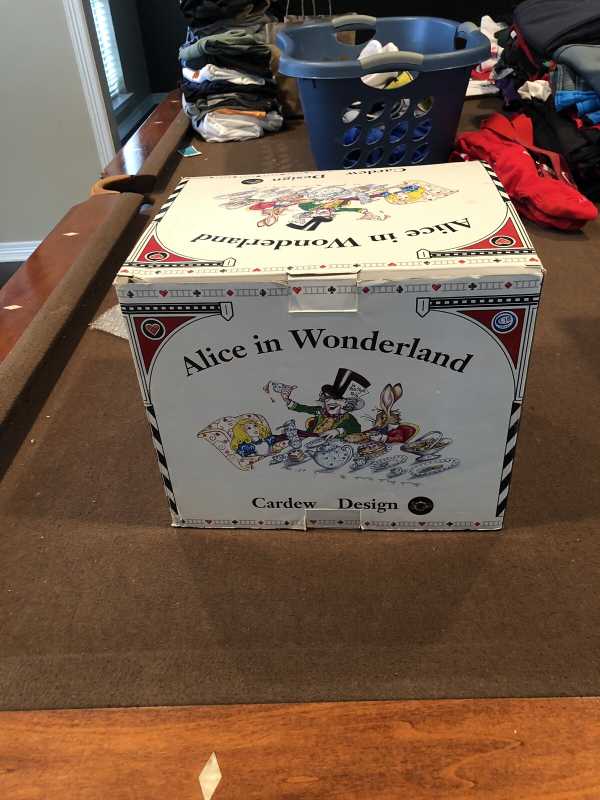 Alice in Wonderland Madhatter’s Teaparty Porcelain Teaset