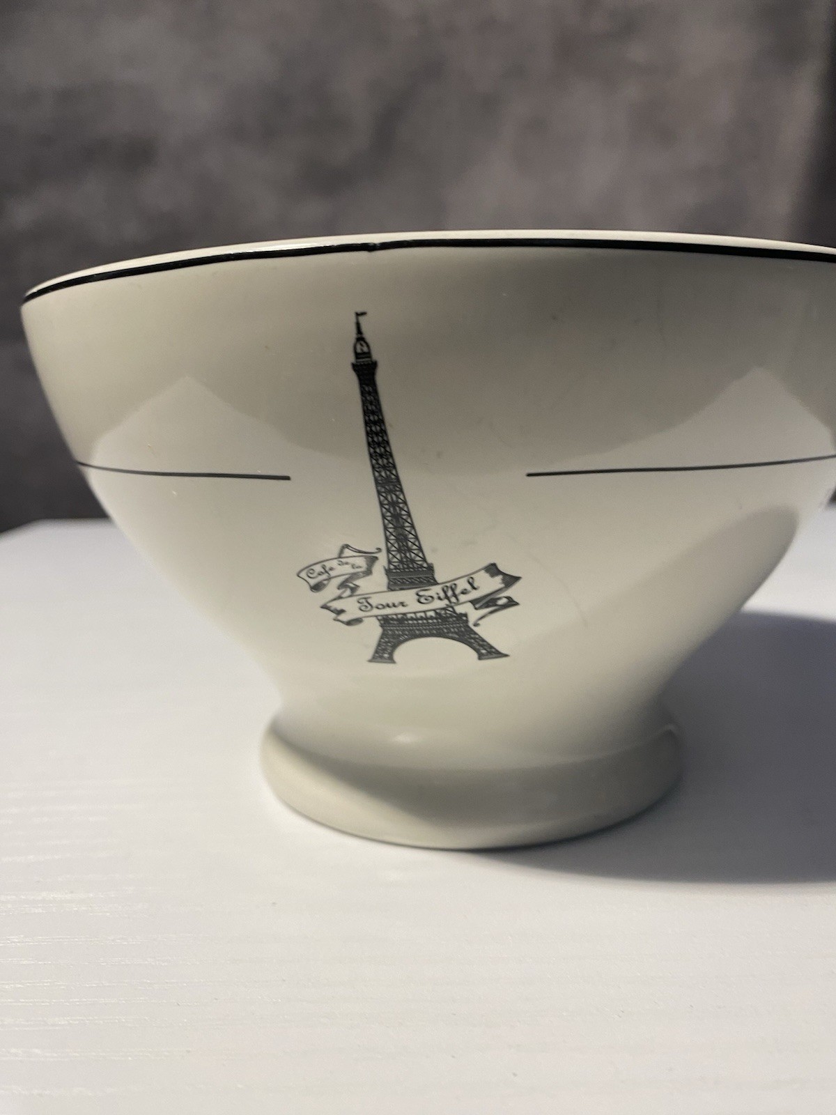 Kiss That Frog Set of 2 Ceramic Bowls Café de la Tour Eiffel 5in Thailand