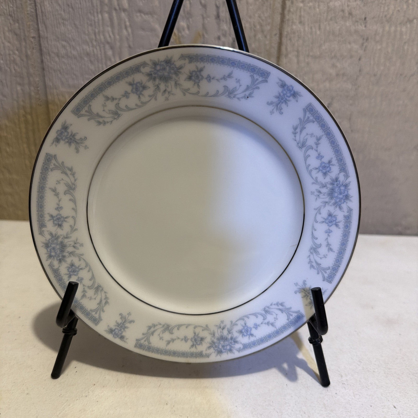 1985 Sheffield Blue Whisper Bread Plate
