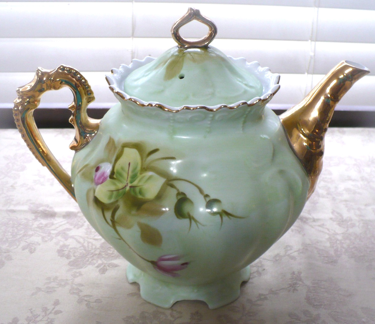 LEFTON CHINA GREEN HERITAGE ROSE ROUND TEAPOT CREAMER AND SUGAR BOWL 3 PC