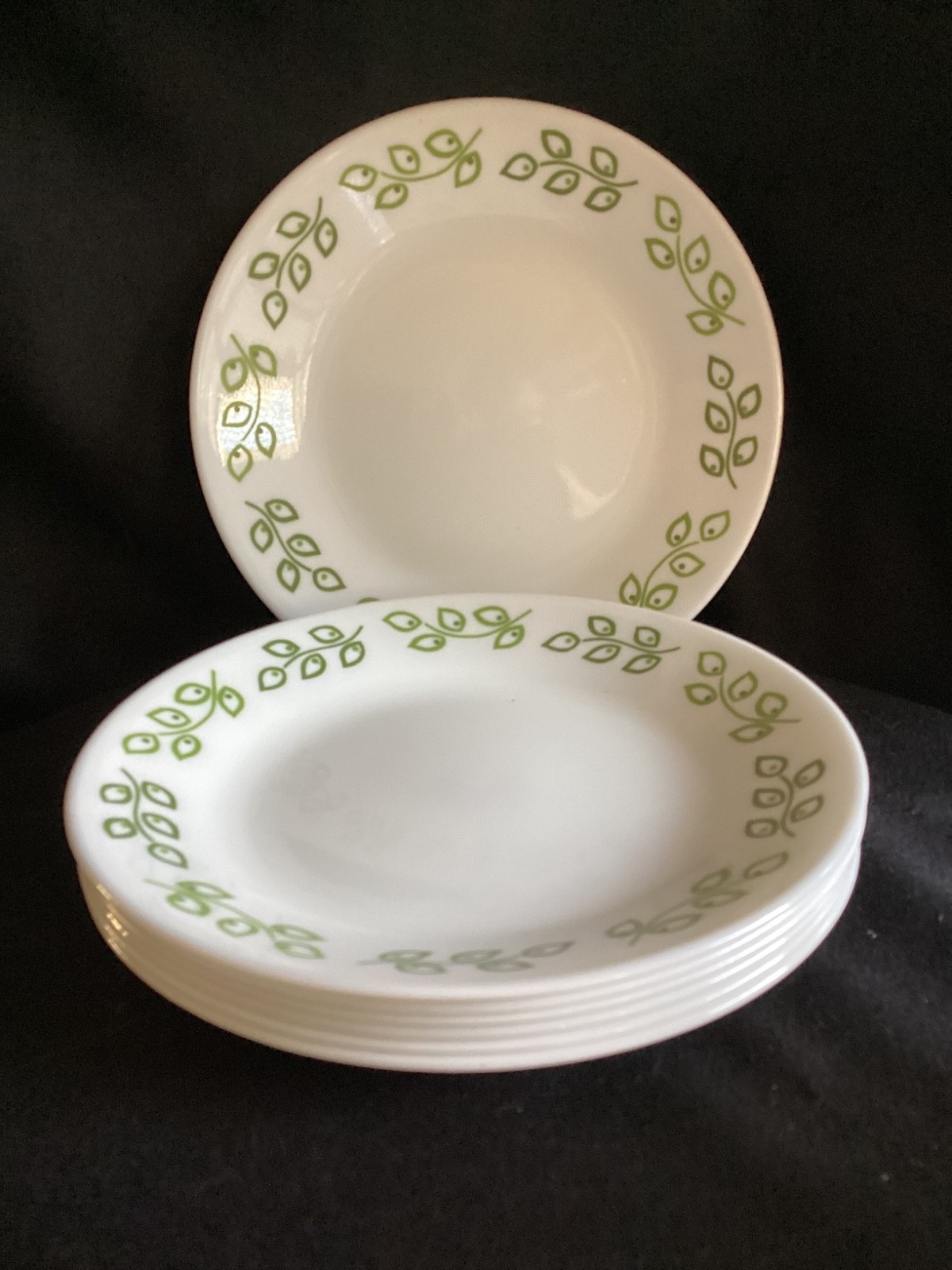 Discontinued Corelle “Neo Leaf” 10 1 /4” Dinner Plate
